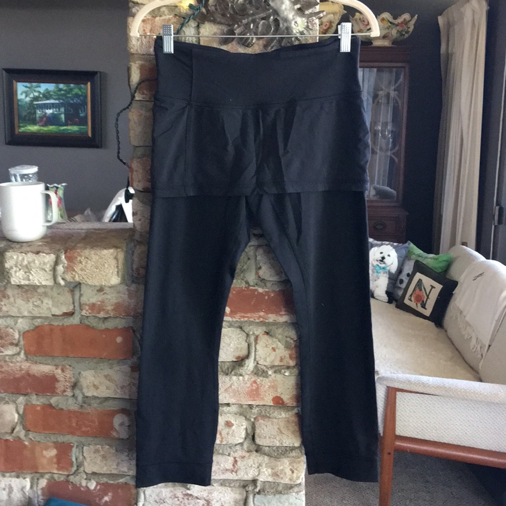 Lululemon size 6 leggings with skirt